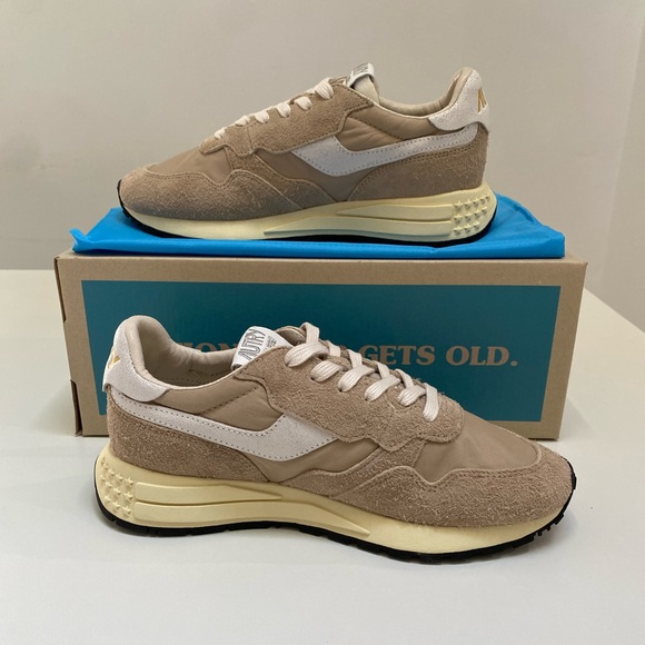 Autry Women’s Reelwind Low Sneaker Nylon/Suede Tan Brown/White sz 39 New in Box - Picture 4 of 8